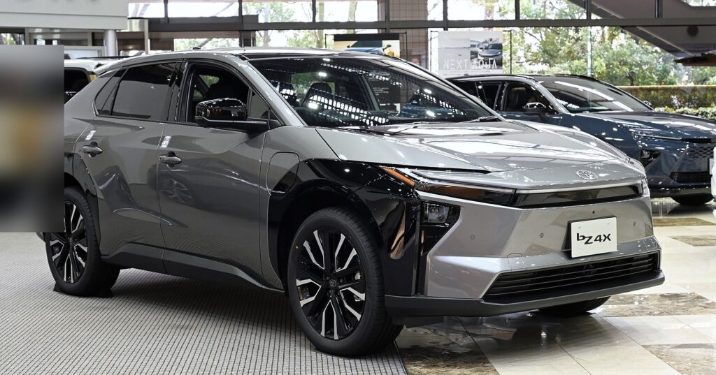 bZ4XとbZ4X Touringの新車価格は480万円から640万円｜全5通り、一充電走行距離は544km〜746km【2026年10月・トヨタ公式】