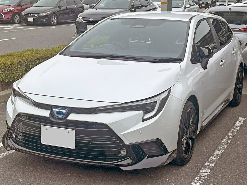 カローラ誕生60周年記念の特別仕様車｜ACTIVE SPORTは323万1,800円から、クロスZ"Adventure"は366万3,000円から