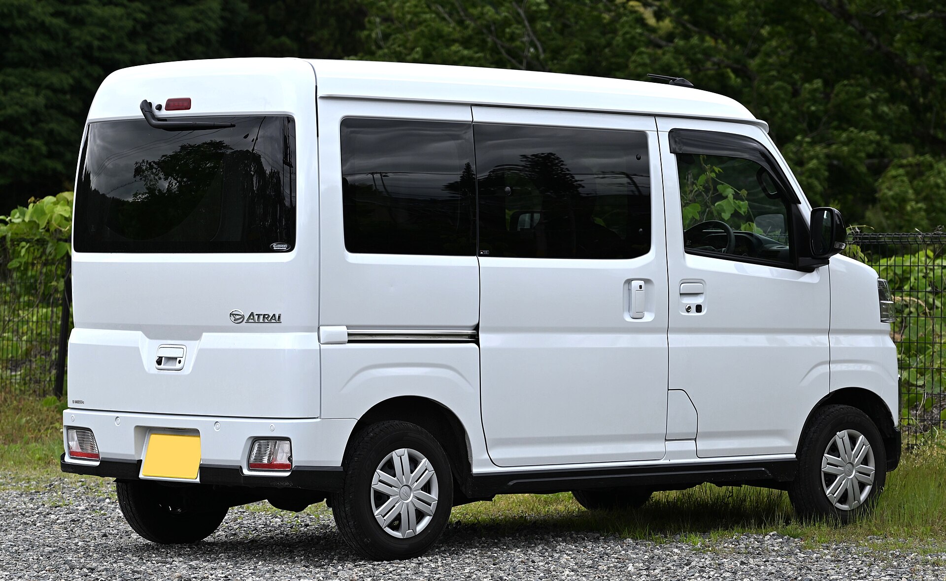 アトレーの価格一覧【2026年10月】RS 185万9,000円・X 173万8,000円・デッキバン 210万1,000円｜燃費は全車14.7km/L