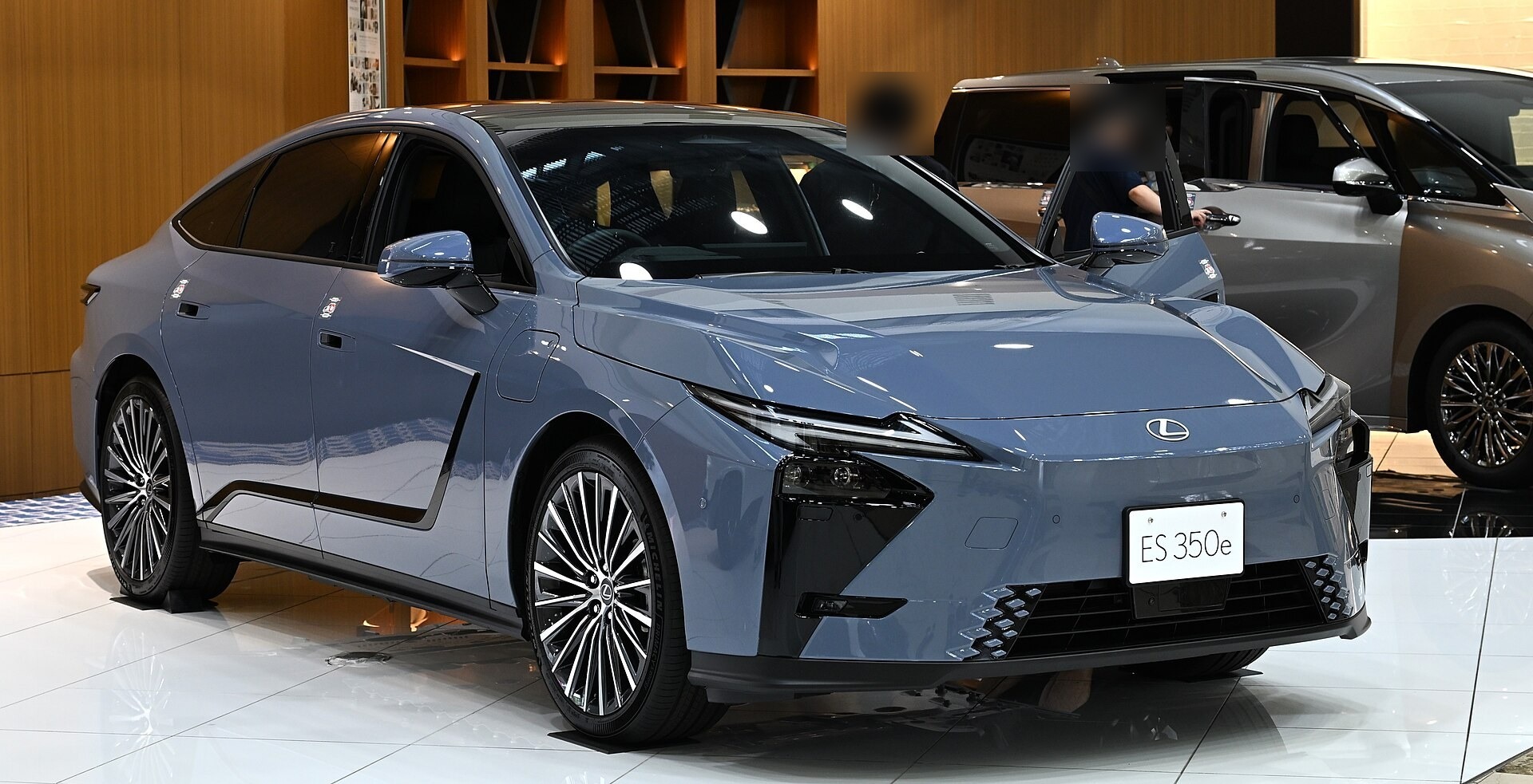 レクサスの納期一覧【2026年10月9日更新】LS500hは8.5〜9か月、RX450h+は6.5か月、ES350e・ES500eとGXは2か月