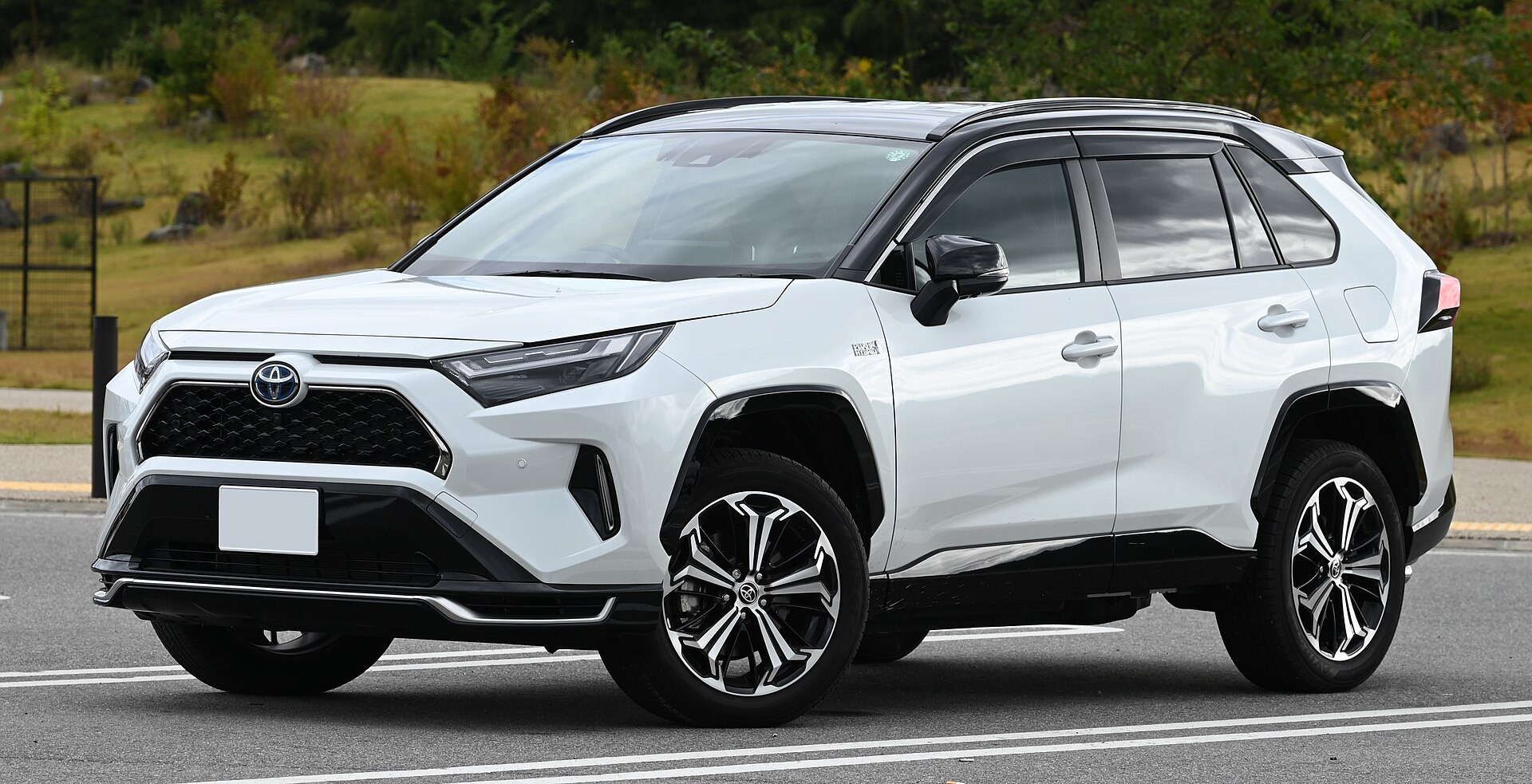 トヨタ・RAV4(先代・PHV)の外観(実写・イメージ)