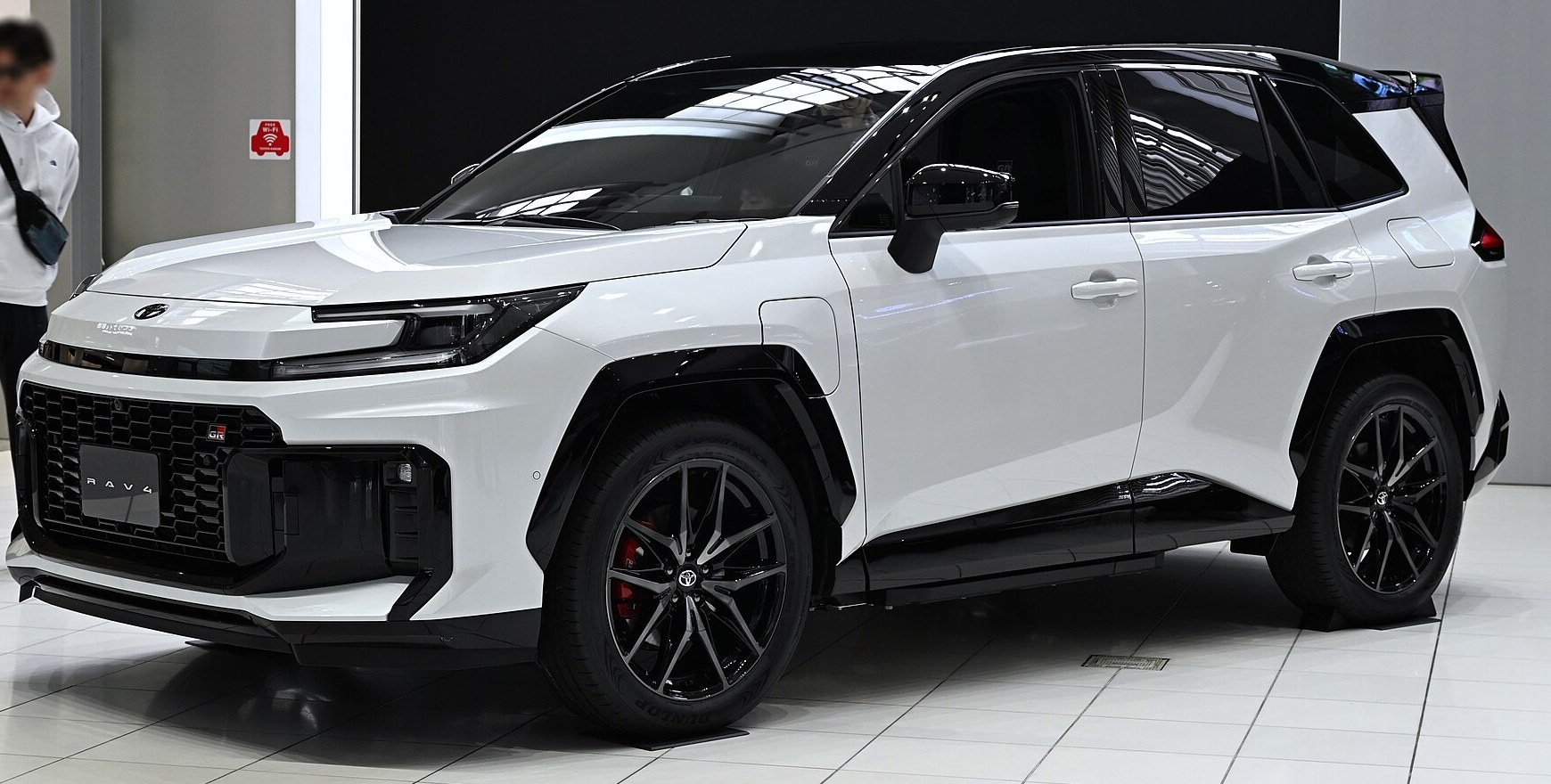 RAV4 PHEVの外観(実写・展示車・イメージ)