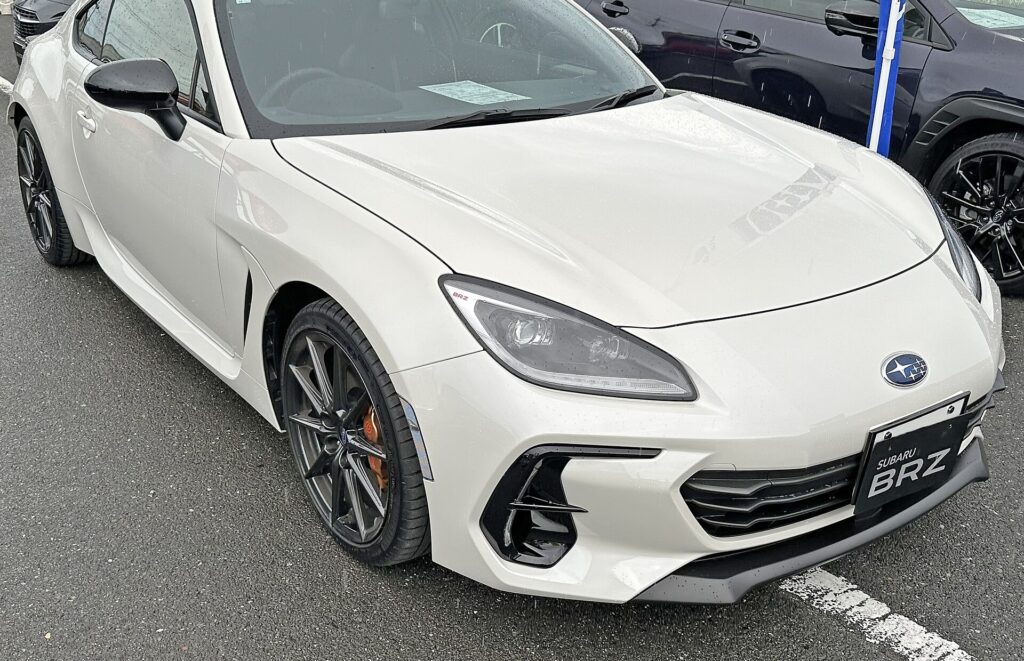 SUBARU BRZの価格一覧【2026年10月】R 337万7,000円・S 356万4,000円・STI Sport 383万9,000円｜ATは3万3,000円高