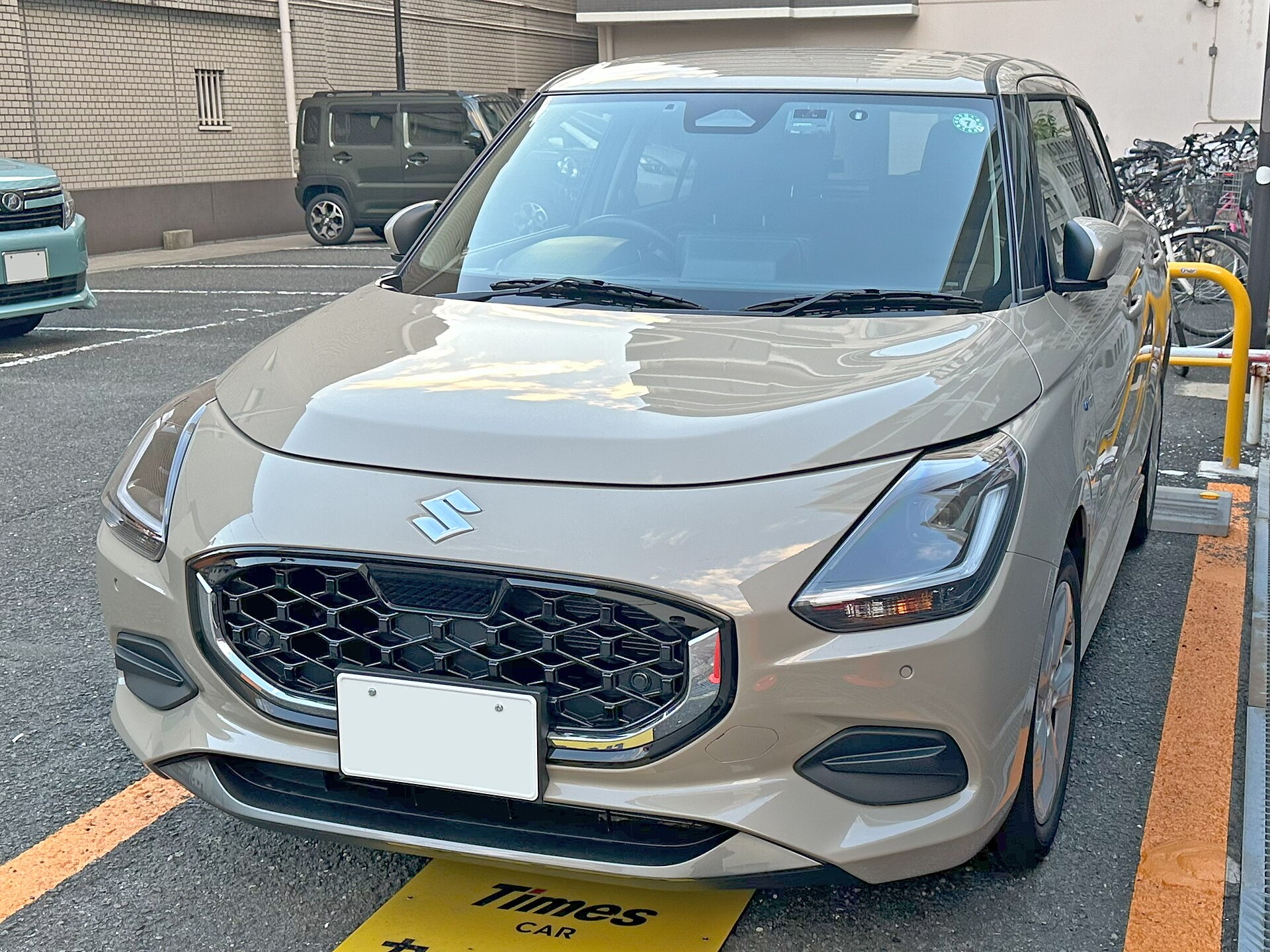 スイフトの価格一覧【2026年10月】全3グレード172万7,000円〜233万2,000円｜5MTはHYBRID MXに設定