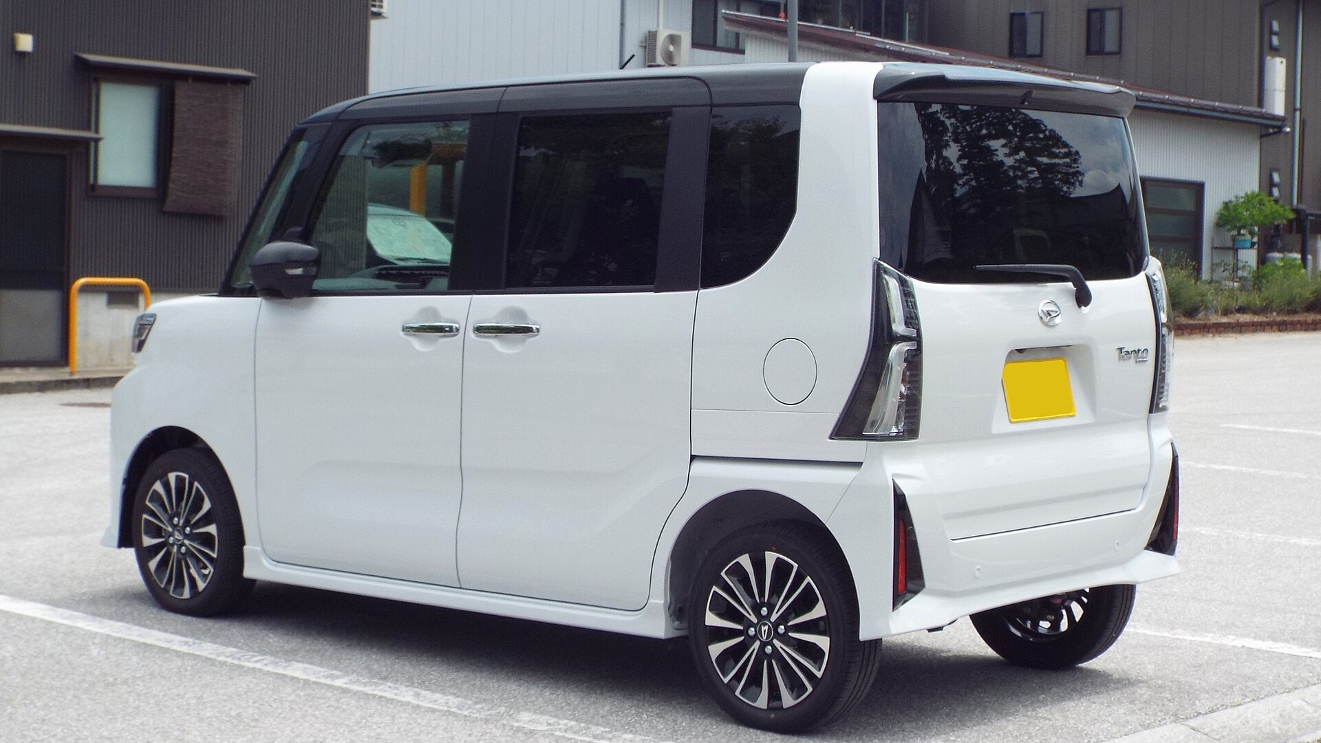 タントとトールが一部改良｜タントは149万6,000円から、特別仕様車は3万3,000円高